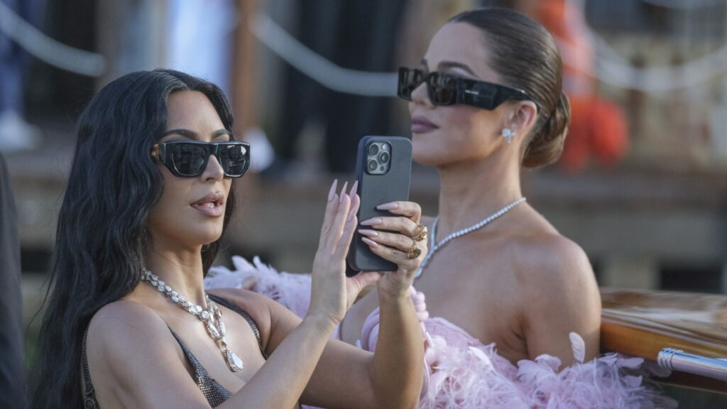 How to watch ‘The Kardashians’ season 7 online from anywhere How to watch ‘The Kardashians’ season 7 online from anywhere