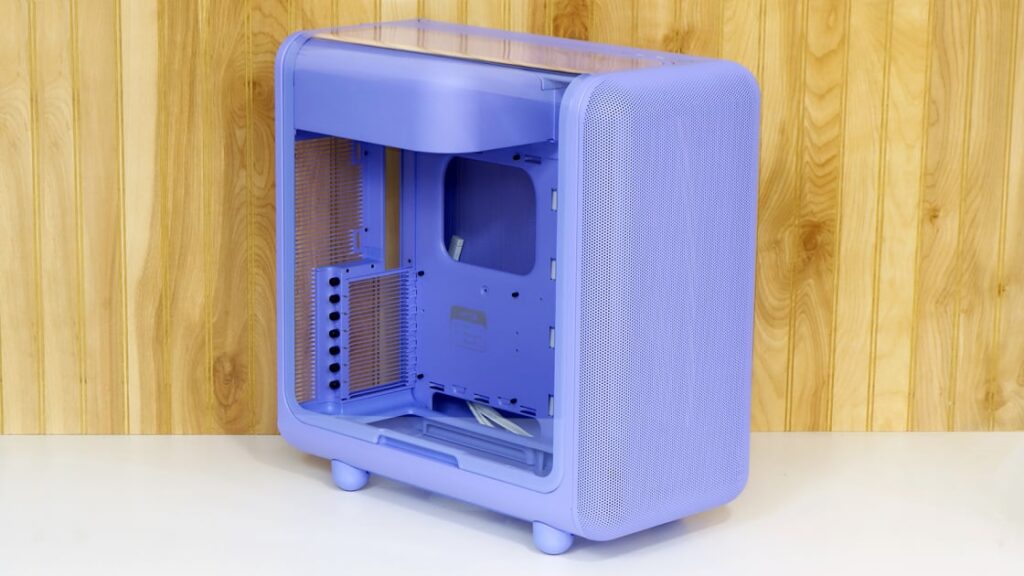 Hyte X50 Review: A Puffy, Bubbly PC Case Like No Other Hyte X50 Review: A Puffy, Bubbly PC Case Like No Other