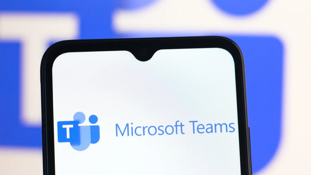 Microsoft Teams will tell your boss when you’re out of the office Microsoft Teams will tell your boss when you’re out of the office