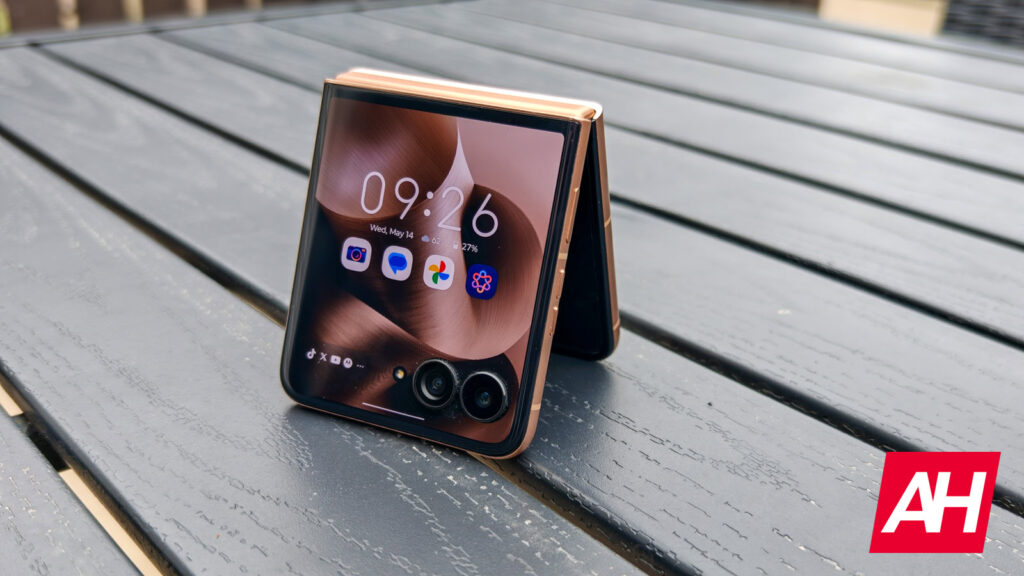 Motorola’s New Patent Filing Hints at Razr Foldable’s New Design Motorola’s New Patent Filing Hints at Razr Foldable’s New Design