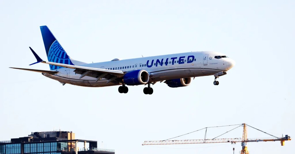 Mystery Object From ‘Space’ Strikes United Airlines Flight Over Utah Mystery Object From ‘Space’ Strikes United Airlines Flight Over Utah