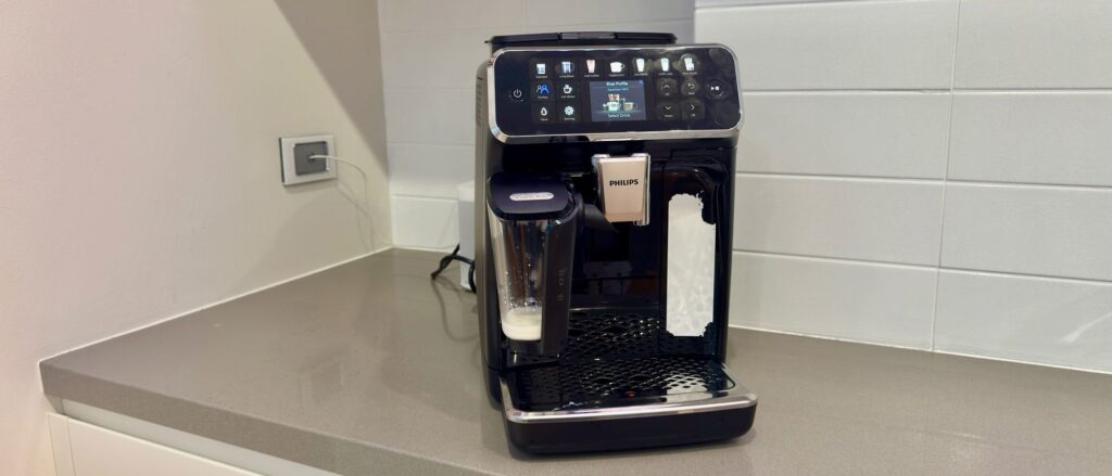 Philips LatteGo 4400 Series review: a near-perfect coffee machine option for newbies and smaller households Philips LatteGo 4400 Series review: a near-perfect coffee machine option for newbies and smaller households