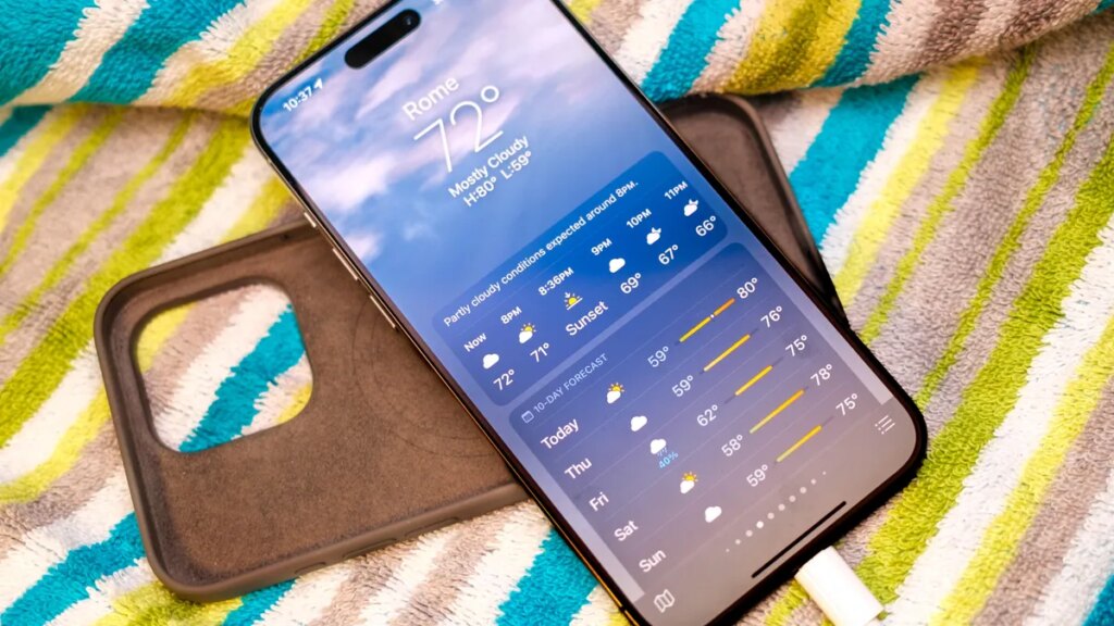 Phone Plugged in 24/7? Experts Reveal the Science Behind Battery Damage Phone Plugged in 24/7? Experts Reveal the Science Behind Battery Damage