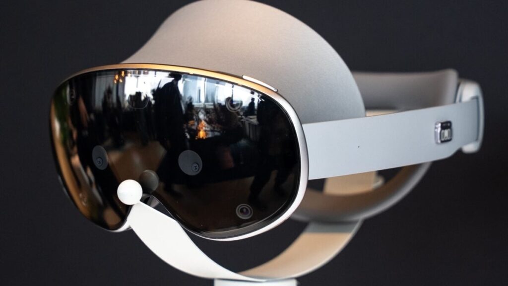 Samsung’s Vision Pro Killer Is Way Cheaper, but Still Very Expensive Samsung’s Vision Pro Killer Is Way Cheaper, but Still Very Expensive