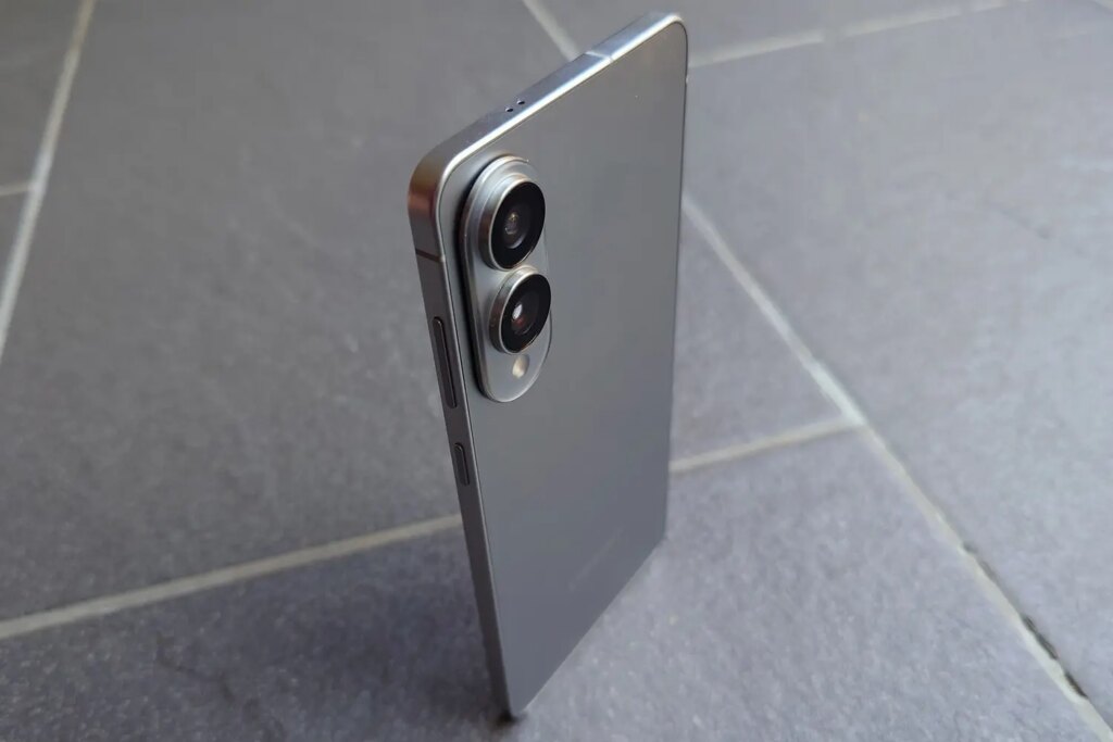 The Galaxy S25 Edge requires paying more for less – it’s no shock Samsung’s slim phone flopped