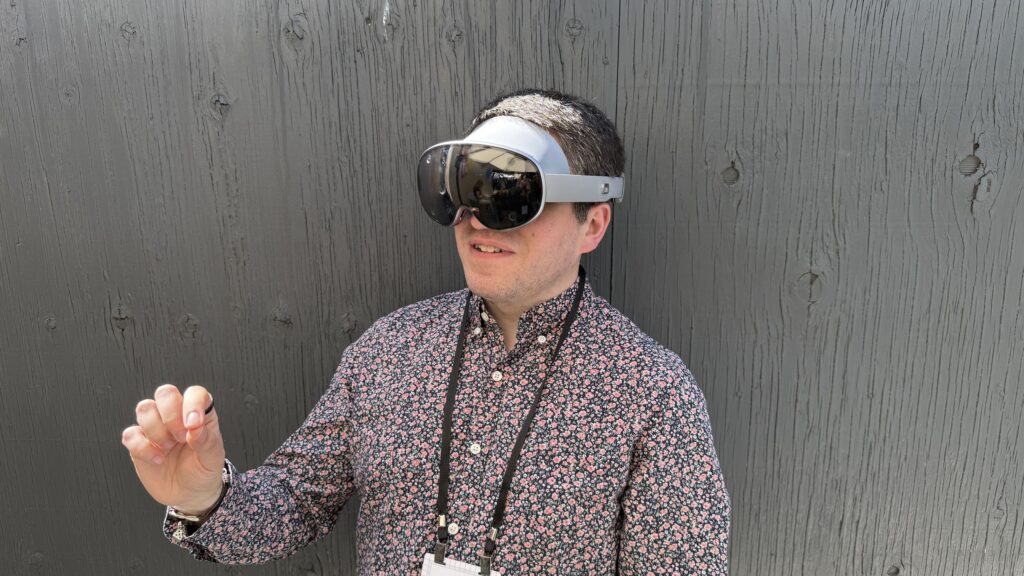 The first Android apps for the Samsung Galaxy XR headset are already showing up The first Android apps for the Samsung Galaxy XR headset are already showing up