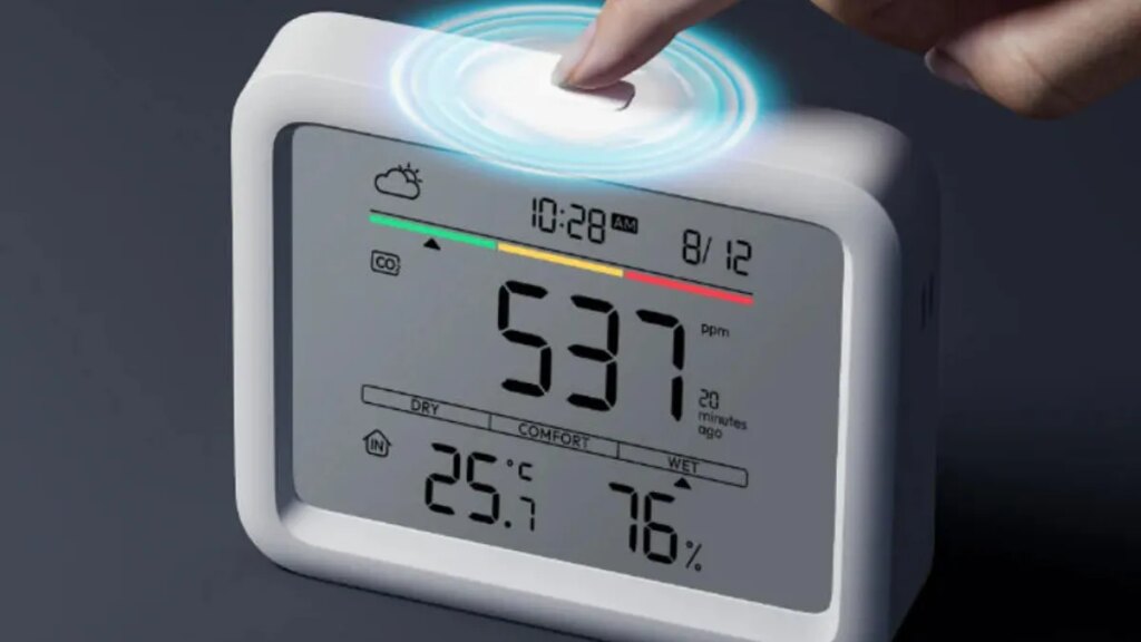 This Do-It-All Air Quality Monitor Is Keeping My Home Fresh Over Winter This Do-It-All Air Quality Monitor Is Keeping My Home Fresh Over Winter