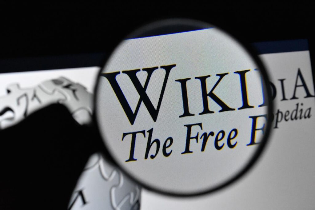Wikimedia says AI bots and summaries are hurting Wikipedia’s traffic Wikimedia says AI bots and summaries are hurting Wikipedia’s traffic