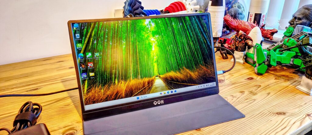 A portable 4K monitor at a low price sounds great, but having tested it, I can say the QQH Z12-4 isn’t perfect