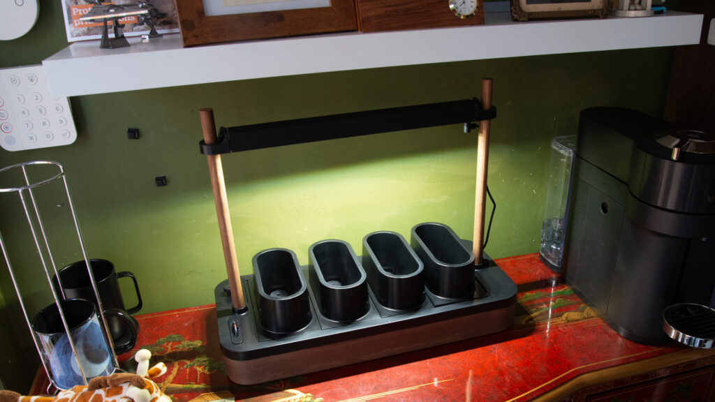 Auk Mini Review: No-hassle herb growing Auk Mini Review: No-hassle herb growing