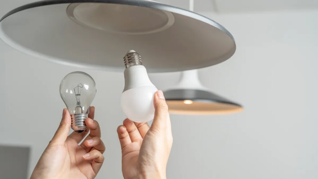Experts Told Us Why Our Home LED Lights Die Out So Fast