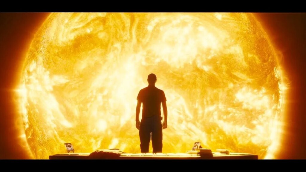 Hollywood’s Biggest Stars Shine in This Lesser-Known Sci-Fi Thriller Hollywood’s Biggest Stars Shine in This Lesser-Known Sci-Fi Thriller