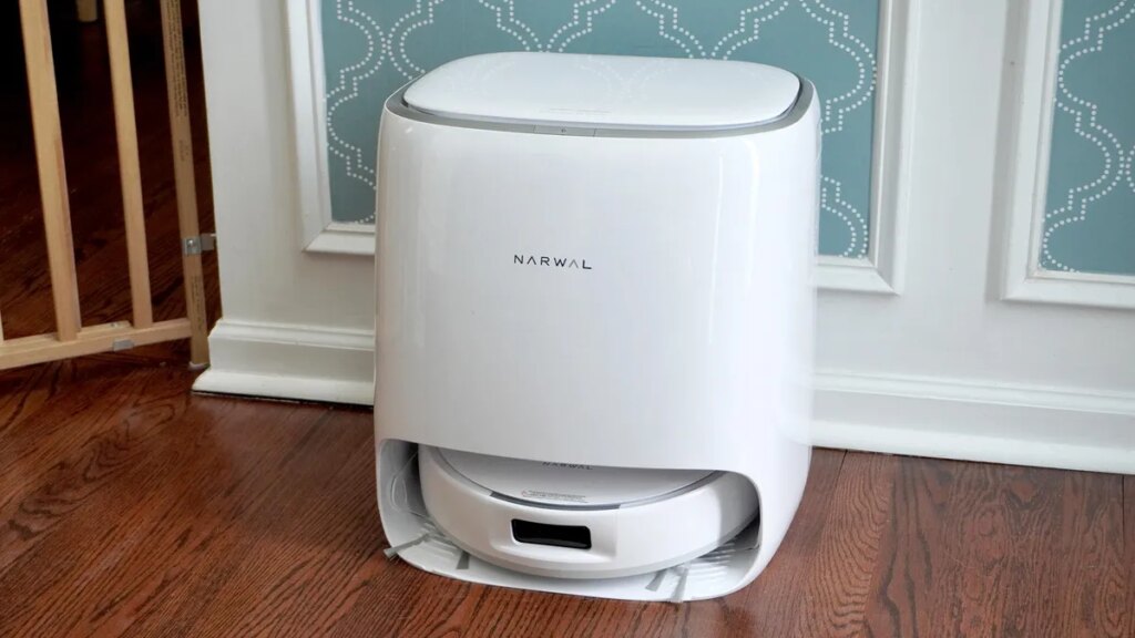 I let my robot vacuum go on autopilot for 10 days while I was away – here’s the result