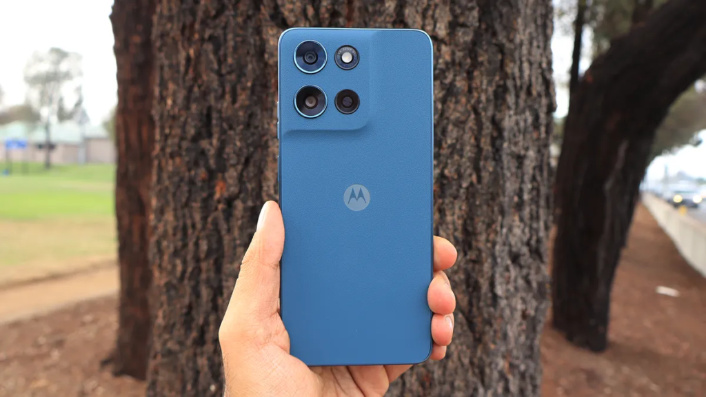 I switched to a 0 Motorola phone for a week, and it overdelivered in surprising ways