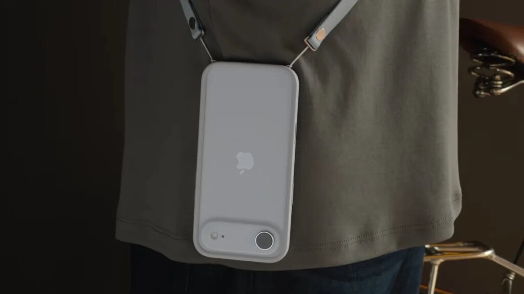I tried the Apple Crossbody Strap. It’s convenient, but the phone looks silly when the strap is removed. I tried the Apple Crossbody Strap. It’s convenient, but the phone looks silly when the strap is removed.