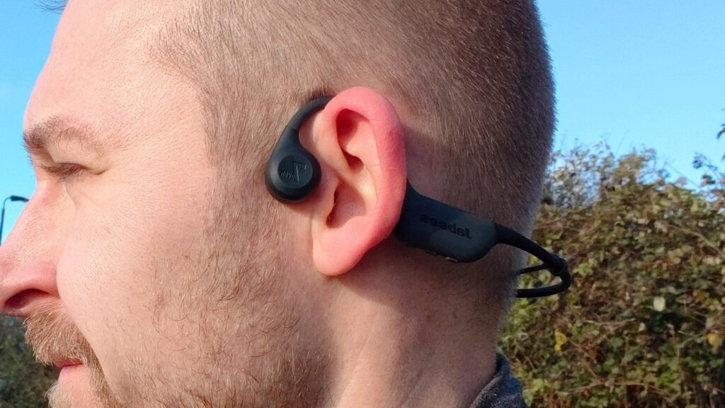 Jabees 7Seven swimming headphones review: light, high-performing and affordable bone conduction headphones