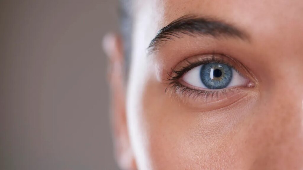 Keep Your Eyes Healthy With These 10 Tips