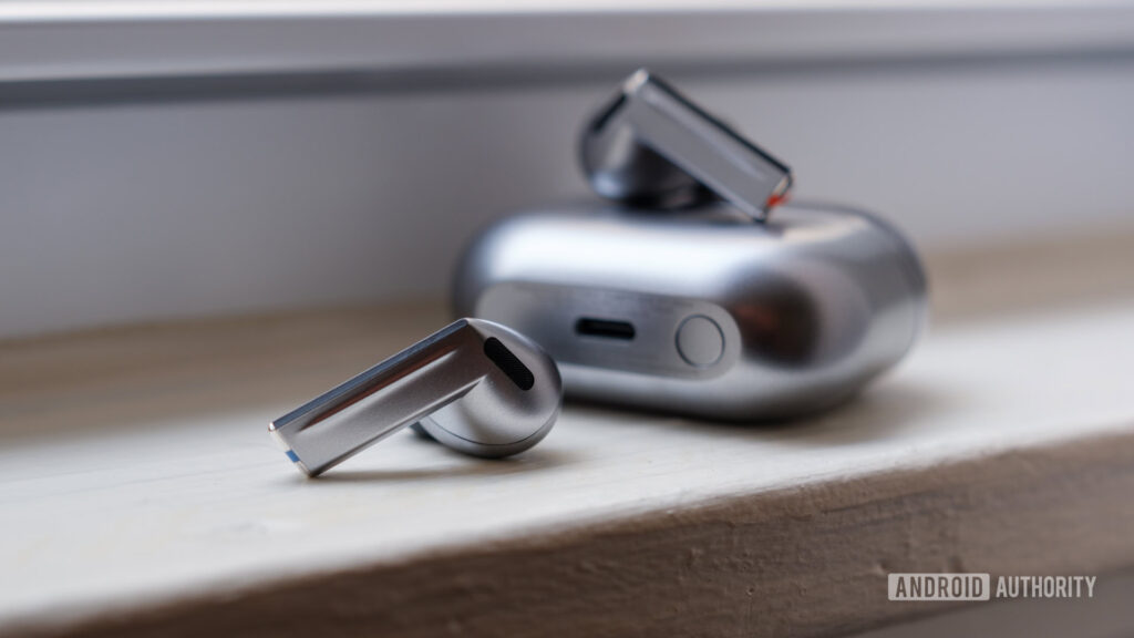 New Galaxy Buds 4 Pro pictures show off the actual earbuds New Galaxy Buds 4 Pro pictures show off the actual earbuds