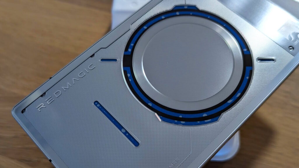 REDMAGIC 11 Pro is here, with an 8 Elite Gen 5 and liquid cooling