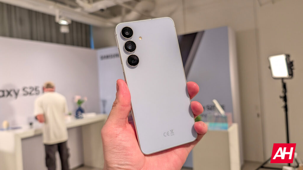 Samsung Delivers November 2025 Security Patch to Galaxy S25 Series