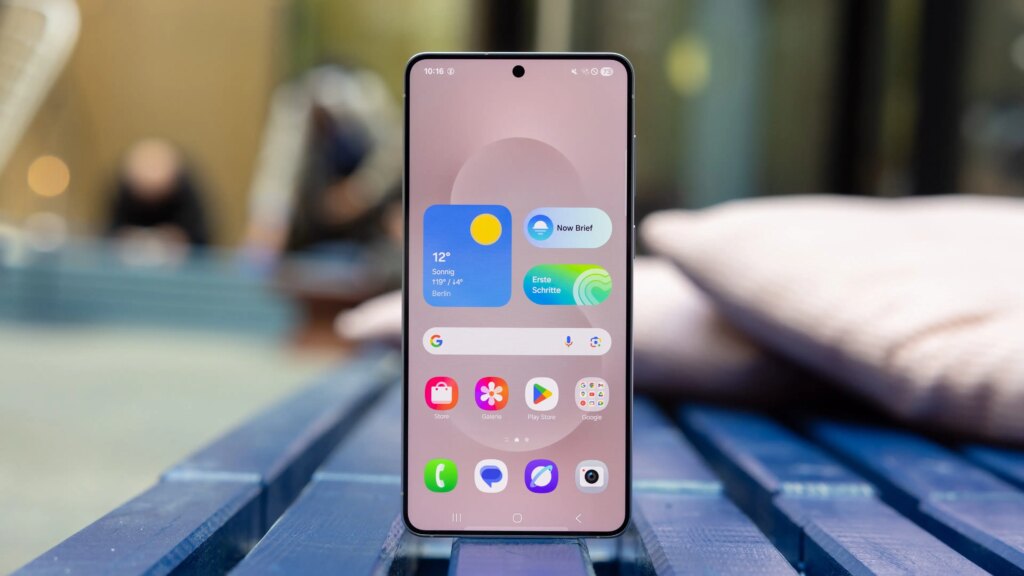 Samsung’s Thinnest Galaxy Phone Drops to 9, Save 0 Samsung’s Thinnest Galaxy Phone Drops to 9, Save 0