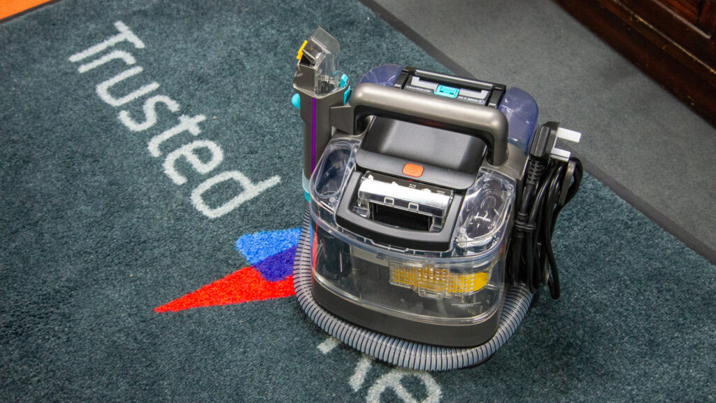 Shark StainStriker HairPro Pet Stain & Spot Cleaner PX250UKT Review Shark StainStriker HairPro Pet Stain & Spot Cleaner PX250UKT Review