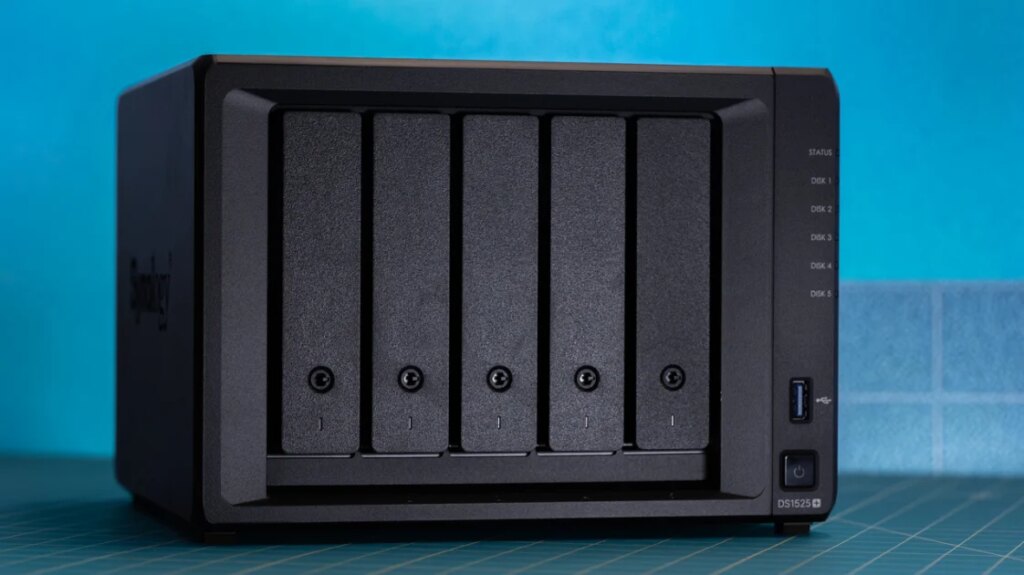 Synology DiskStation DS1525+ Review: A First-Class Five-Bay NAS for Small Businesses