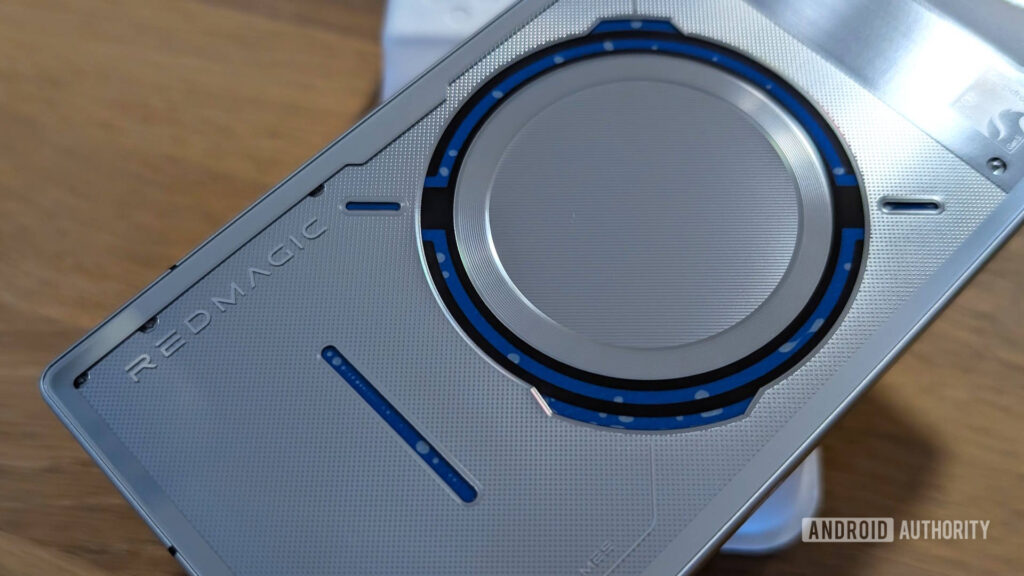 Teardown reveals the wild cooling system of the REDMAGIC 11 Pro