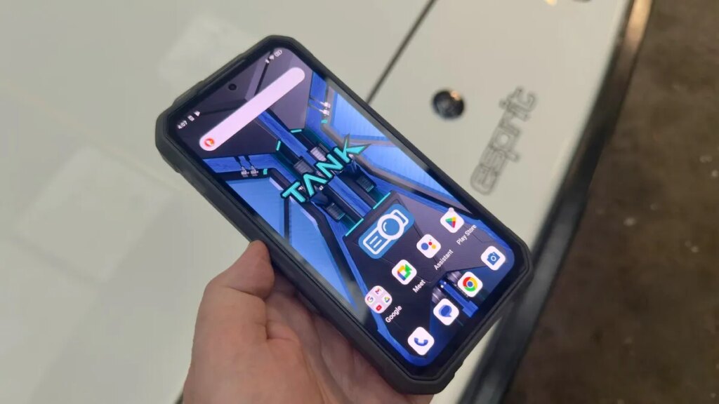 This tank of a phone has a built-in projector, but that’s not why you should care about it This tank of a phone has a built-in projector, but that’s not why you should care about it