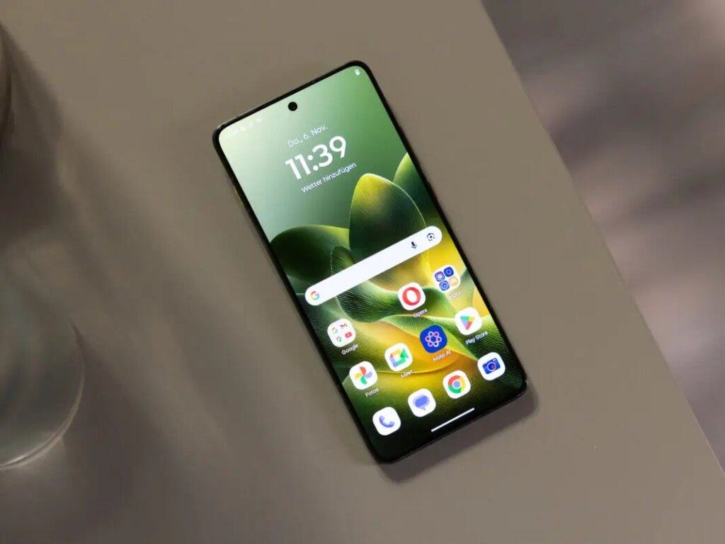 Ultra-Thin Without Compromise? Motorola Edge 70 First Impression