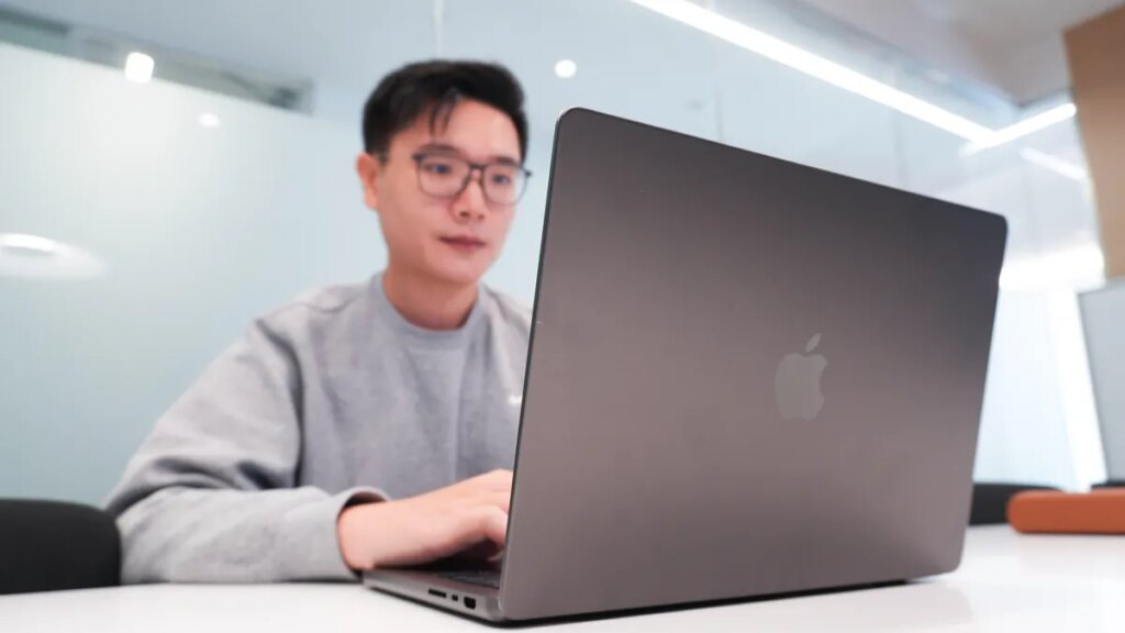 Upgrading your office? 12+ accessories that turned my laptop into the ultimate work machine Upgrading your office? 12+ accessories that turned my laptop into the ultimate work machine