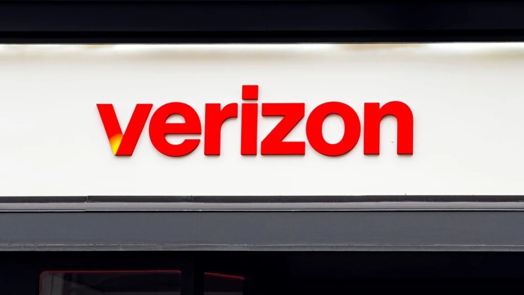 Verizon Will Reportedly Cut 15,000 Jobs Next Week Verizon Will Reportedly Cut 15,000 Jobs Next Week