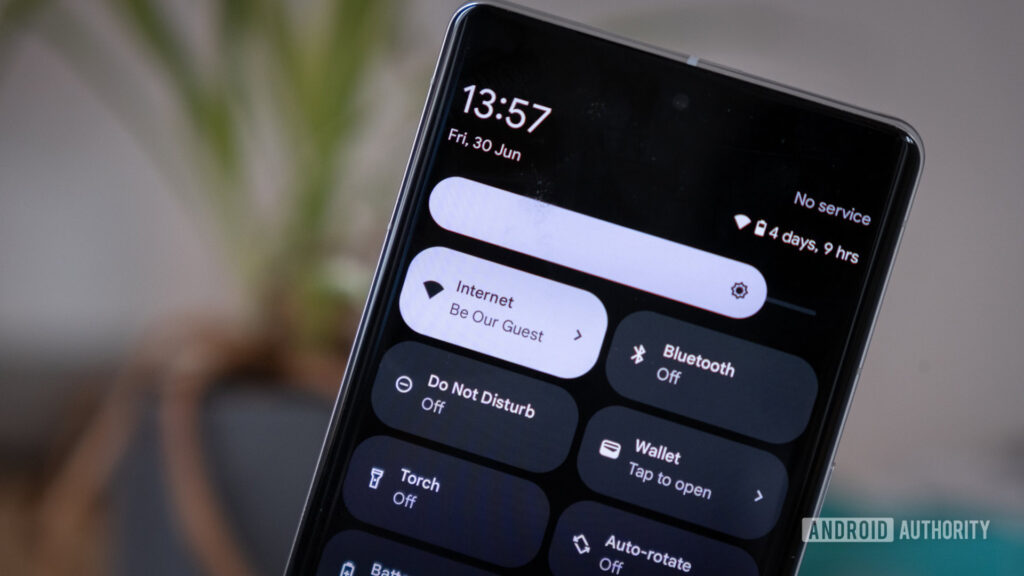 Your phone is faking its signal strength, and you can blame Google and your carrier Your phone is faking its signal strength, and you can blame Google and your carrier