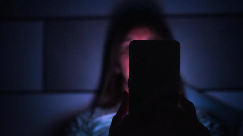 Do you ask AI deep questions at night? 37.5 million Copilot conversations show you’re not alone Do you ask AI deep questions at night? 37.5 million Copilot conversations show you’re not alone