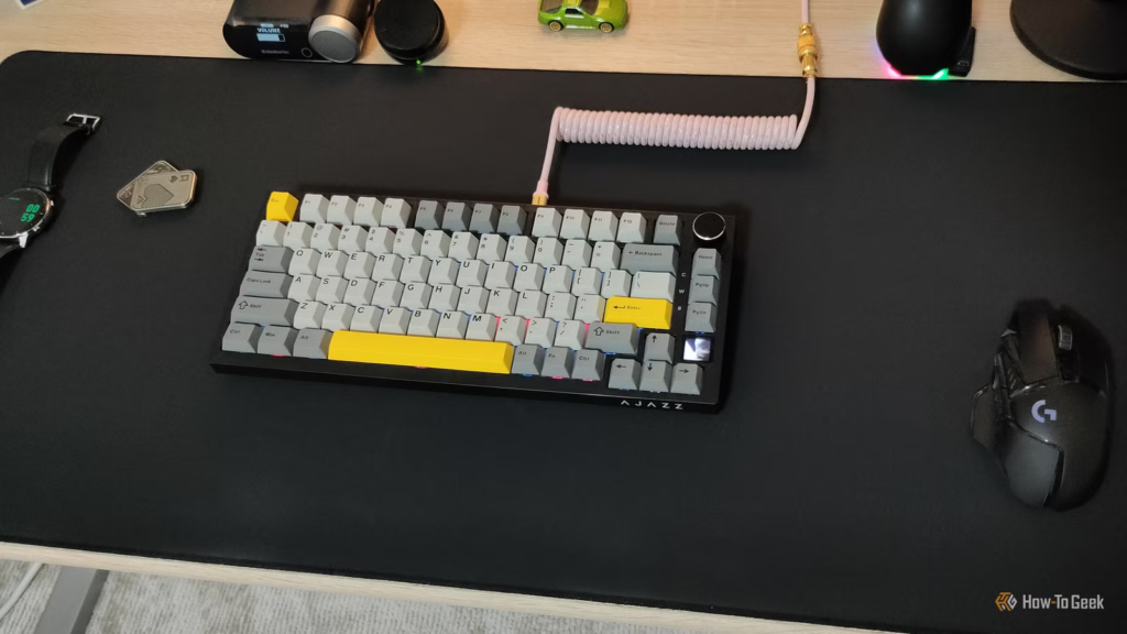 This  mechanical keyboard has features that usually cost 0